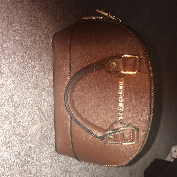 Micheal Kors mini purse - Picture 1 of 3
